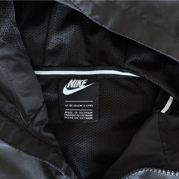 Nike Unisex Hooded Black Windbreaker 4T Lightweight & Sporty 3-4y - Picture 4 of 5